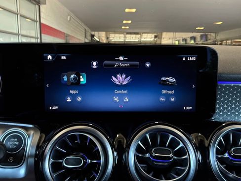 Used 2025 Mercedes-Benz GLB 250 4MATIC image 35