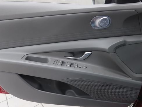 Used 2024 Hyundai Elantra Blue FWD image 19