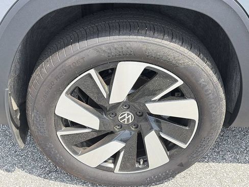 Used 2025 Volkswagen Atlas Cross Sport SEL AWD/4WD image 8