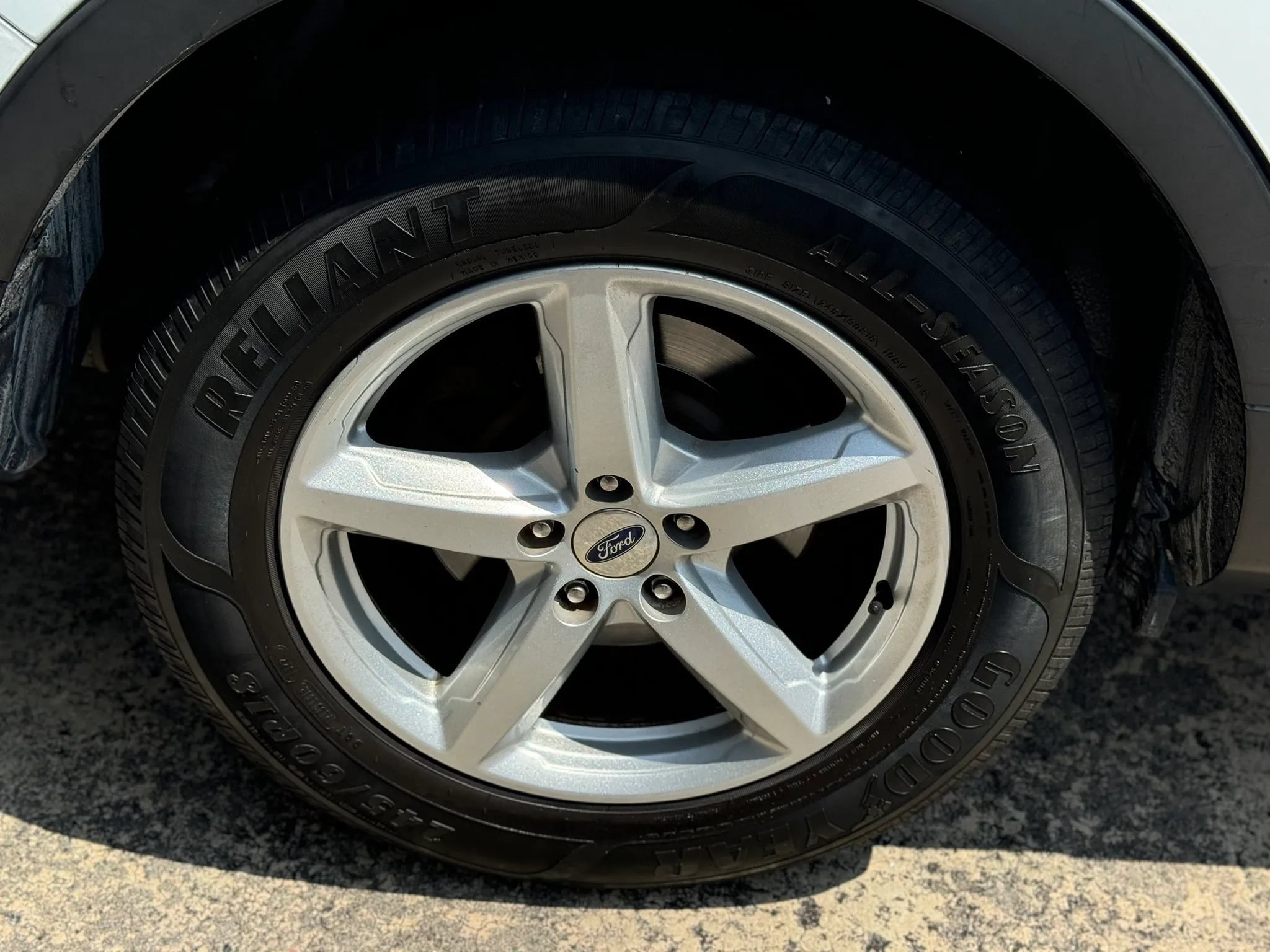 Used 2018 Ford Explorer XLT w/ Equipment Group 202A FWD image 34