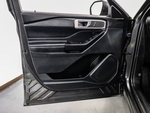 Used 2020 Ford Explorer XLT w/ Equipment Group 202A image 37