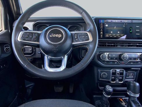 Used 2024 Jeep Wrangler Unlimited Sahara AWD/4WD image 6