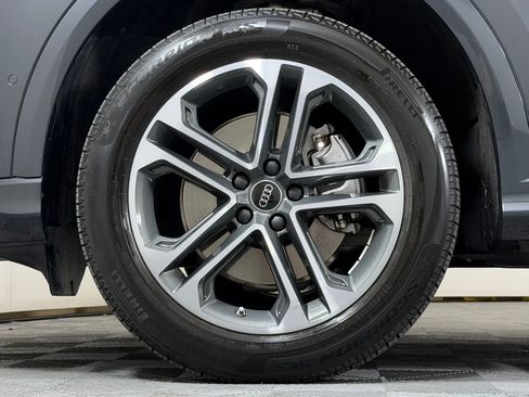 Certified 2025 Audi Q5 Premium w/ Convenience Package AWD/4WD image 12