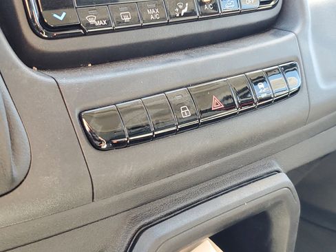 Used 2025 RAM ProMaster 2500 w/ Convenience Group image 17