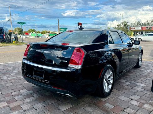 Used 2015 Chrysler 300 Limited w/ 300 Premium Group RWD image 9