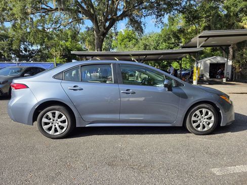 Used 2025 Toyota Corolla LE w/ Convenience Package FWD image 2