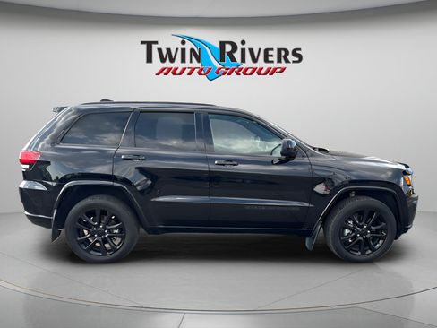 Used 2021 Jeep Grand Cherokee Laredo X AWD/4WD image 5