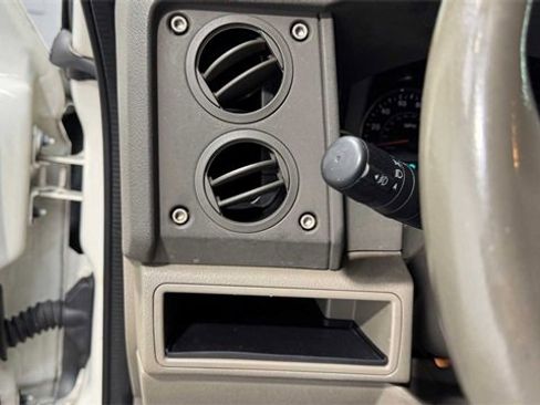 Used 2007 Jeep Commander Sport image 24