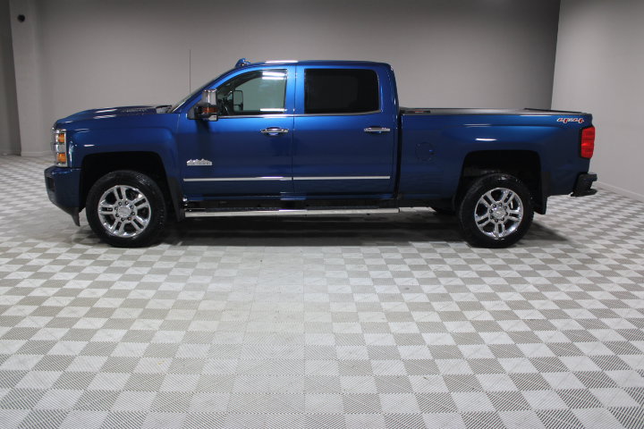 Used 2017 Chevrolet Silverado 2500 High Country w/ Duramax Plus Package AWD/4WD image 8