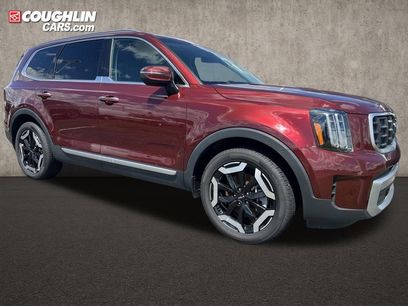 Used 2023 Kia Telluride S w/ S Sunroof Package
