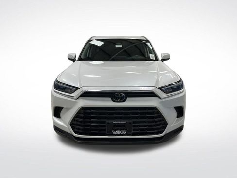 Used 2024 Toyota Grand Highlander XLE image 10