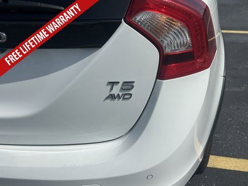 Used 2017 Volvo V60 T5 Cross Country Platinum AWD/4WD image 13