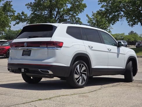 Used 2024 Volkswagen Atlas SE FWD image 12