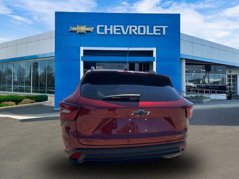 Certified 2024 Chevrolet Trax RS w/ Driver Confidence Package image 7