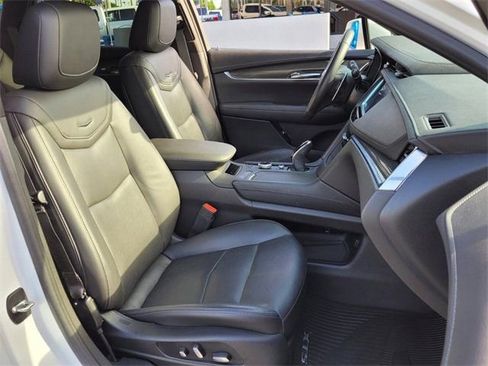 Used 2020 Cadillac XT5 Sportv w/ LPO, Illumination Package AWD/4WD image 17