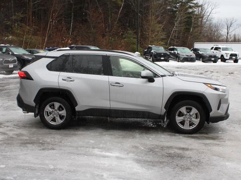 Used 2025 Toyota RAV4 XLE image 4