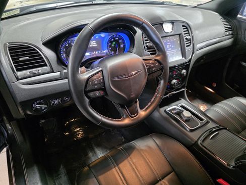 Used 2015 Chrysler 300 S image 25
