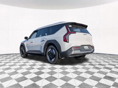 New 2026 Kia EV9 Wind image 16