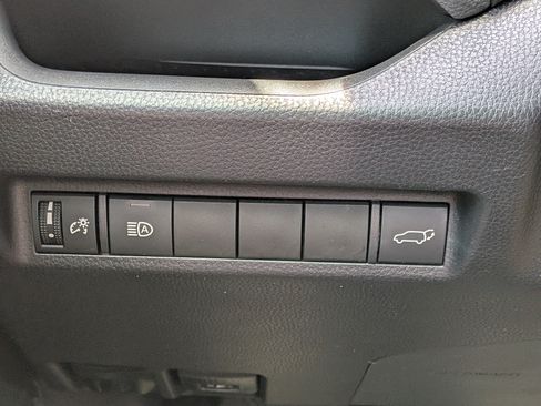 Used 2020 Toyota RAV4 XLE Premium FWD image 25