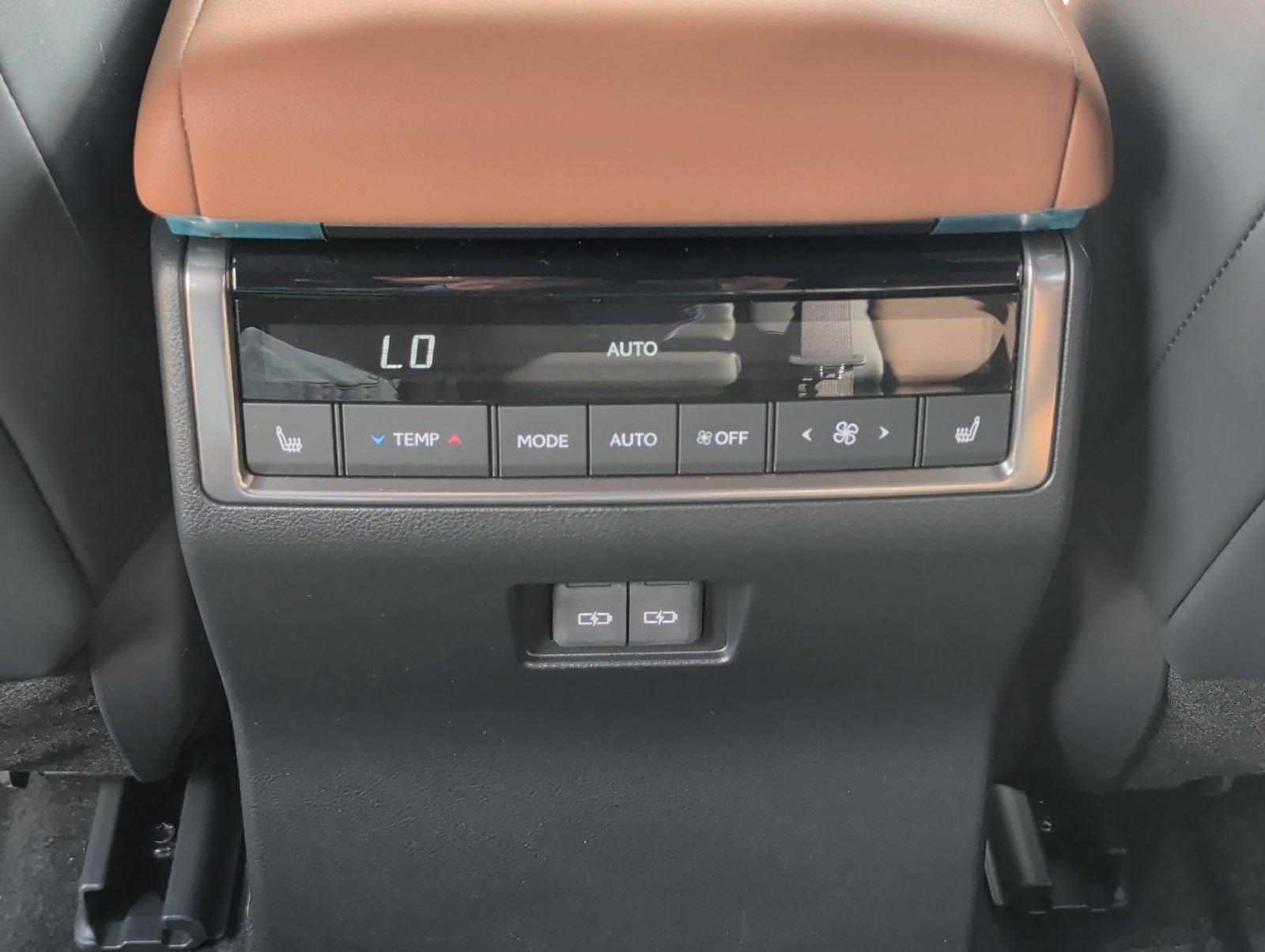 Used 2025 Lexus GX 550 w/ Accessory Package (2T) AWD/4WD image 26