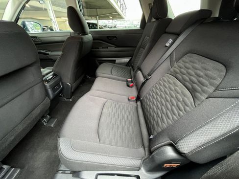 Used 2025 Nissan Pathfinder SV image 28