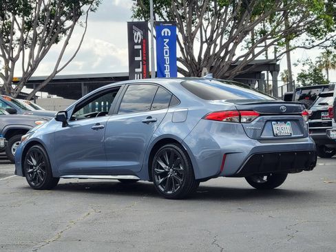 Used 2023 Toyota Corolla SE w/ SE Premium Package FWD image 2
