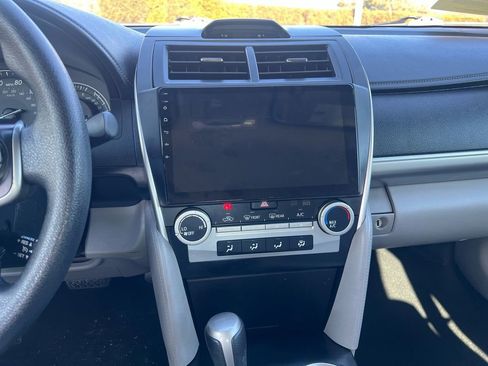 Used 2012 Toyota Camry LE image 14