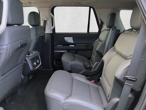 New 2026 Ford Expedition Active image 14