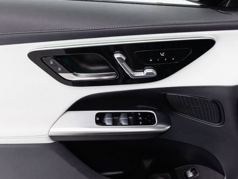 Certified 2024 Mercedes-Benz GLC 300 4MATIC image 6