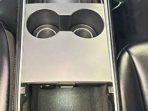 Used 2022 Tesla Model Y Performance image 35