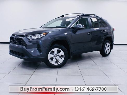 Used 2021 Toyota RAV4 XLE image 1