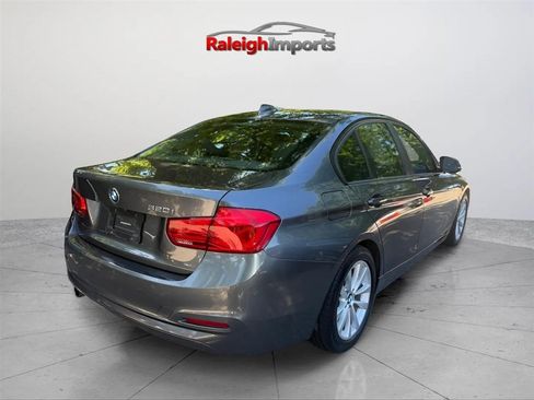 Used 2018 BMW 320i Sedan RWD image 5