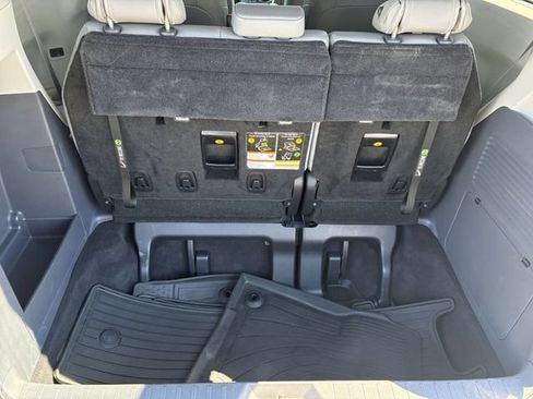 Certified 2022 Toyota Sienna XLE w/ XLE Plus Package FWD image 19