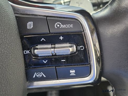 Certified 2023 Kia Sorento SX image 30