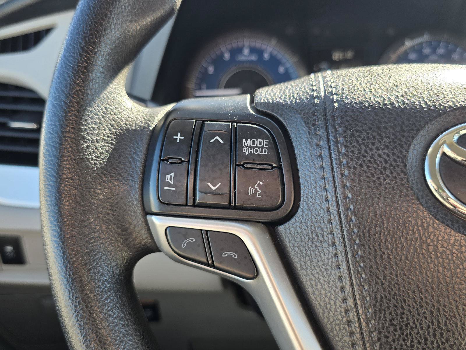 Used 2018 Toyota Sienna LE FWD image 31