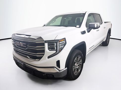 Used 2025 GMC Sierra 1500 SLT RWD image 3