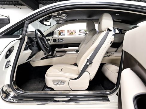 Used 2014 Rolls-Royce Wraith RWD image 5