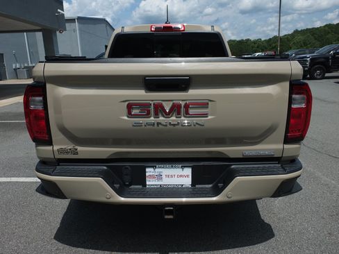 Used 2024 GMC Canyon Elevation w/ Elevation Premium Package AWD/4WD image 4