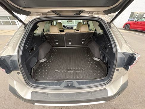 Used 2020 Subaru Outback Limited image 24