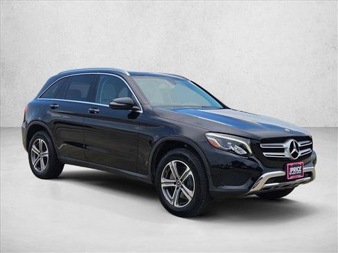 Used 2019 Mercedes-Benz GLC 300 4MATIC image 3