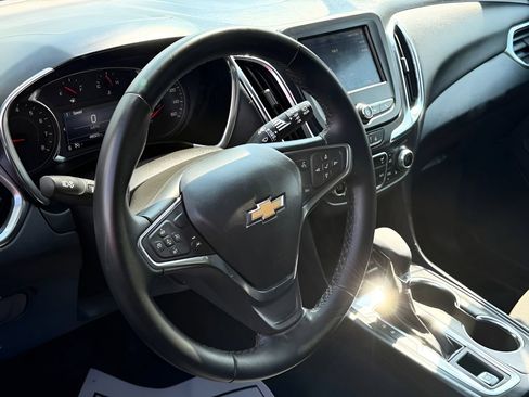 Used 2024 Chevrolet Equinox LT AWD/4WD image 15