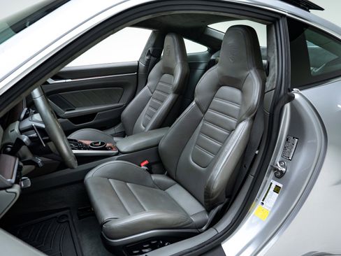 Used 2021 Porsche 911 Turbo S image 15