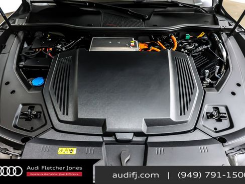 Used 2024 Audi Q8 e-tron Premium Plus w/ Premium Plus Package image 21