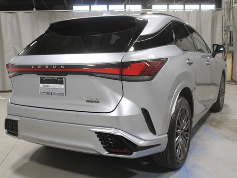 Used 2023 Lexus RX 500h F Sport w/ Accessory Package (Z1) AWD/4WD image 17