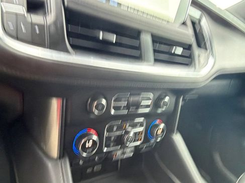 Used 2023 Chevrolet Tahoe Z71 w/ Luxury Package AWD/4WD image 20