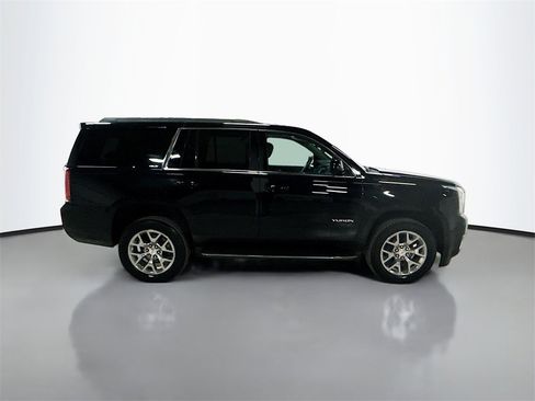 Used 2017 GMC Yukon SLT w/ Open Road Package image 9