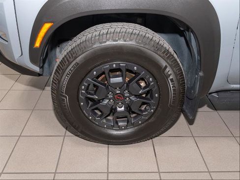 Used 2022 Nissan Frontier PRO-4X w/ Pro-4X Premium Package image 6