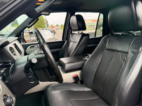 Used 2015 Ford Expedition EL XLT w/ Equipment Group 202A AWD/4WD image 17