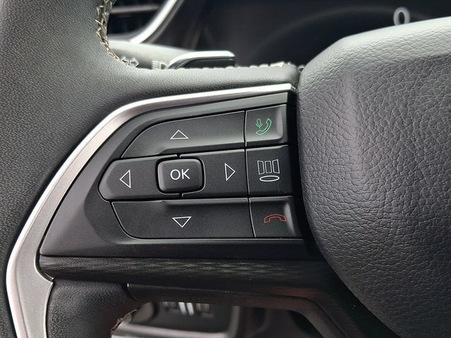 Used 2023 Jeep Grand Cherokee Laredo RWD image 21