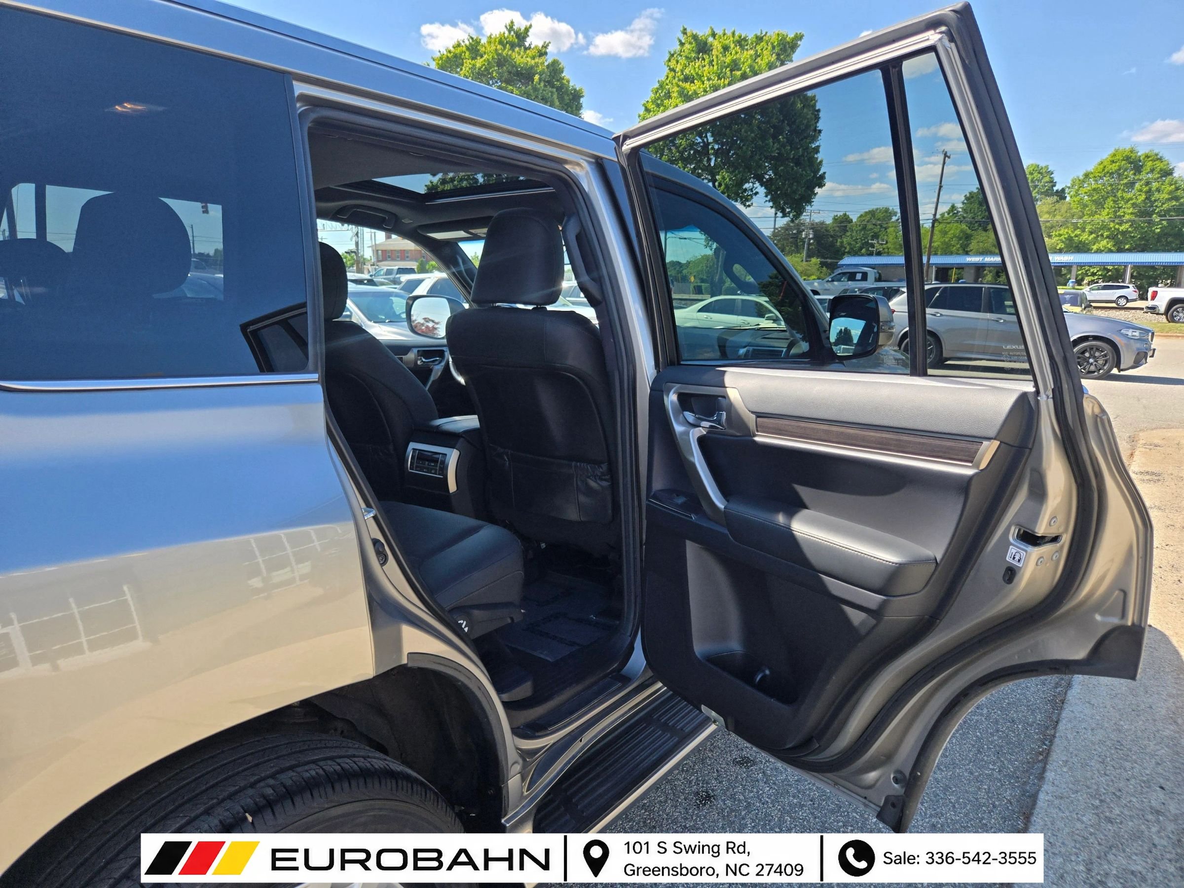 Used 2021 Lexus GX 460 Premium w/ Premium Package AWD/4WD image 18